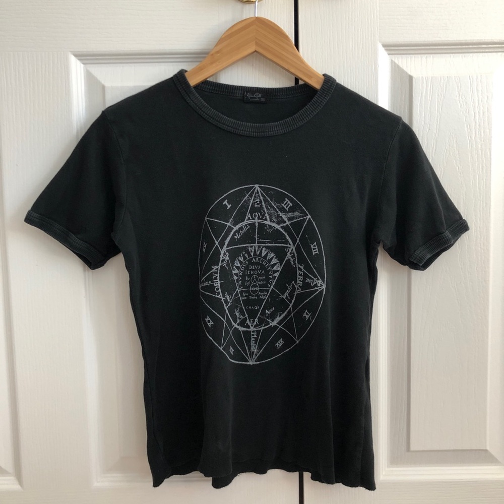 Brandy Melville - Graphic Tee